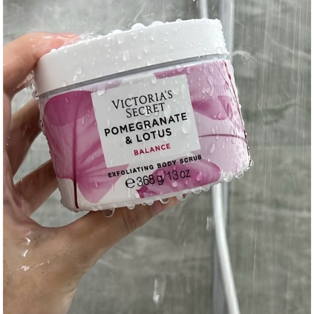 Victoria's Secret Pomegranate & Lotus Balance Body Scrub - Pink
